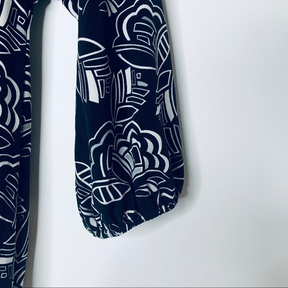 WHITE house black market peasant blouse size XS - Picture 5 of 6